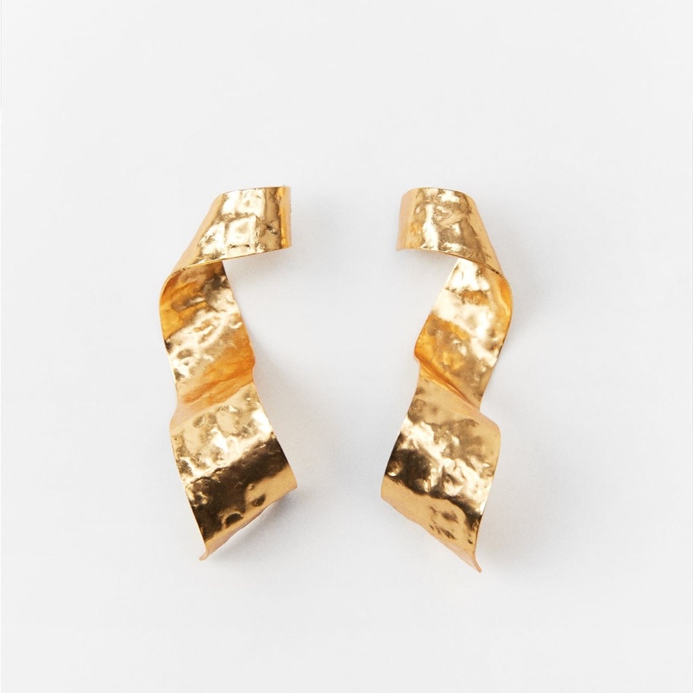 Zara gold textured earrings